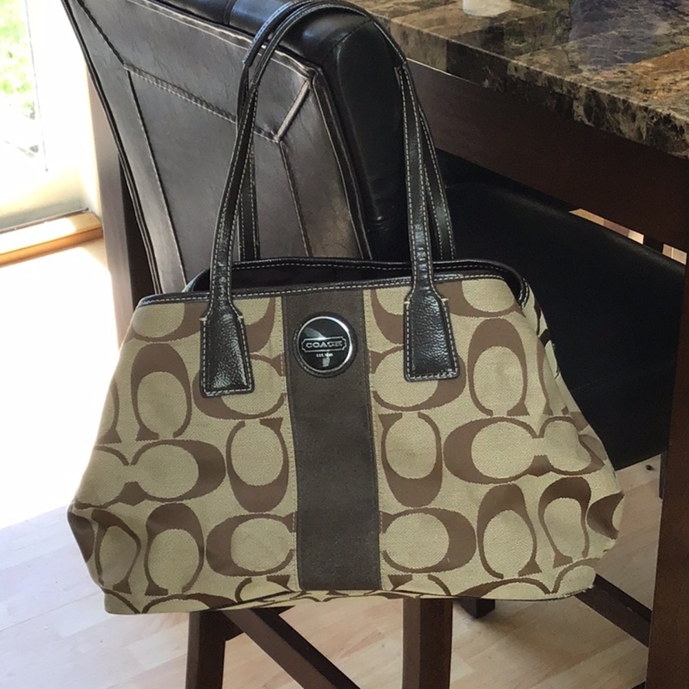 Authentic Coach Purse in excellent condition!